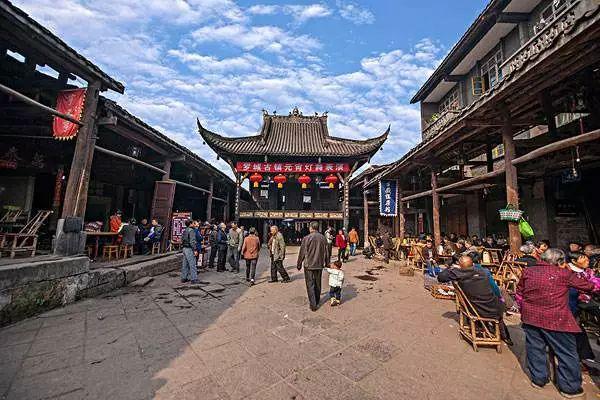 探索知识星球平台-千呼万唤始出来,犹抱琵琶半遮面,你也来一起写下,感受一下专家分享珍贵知识
